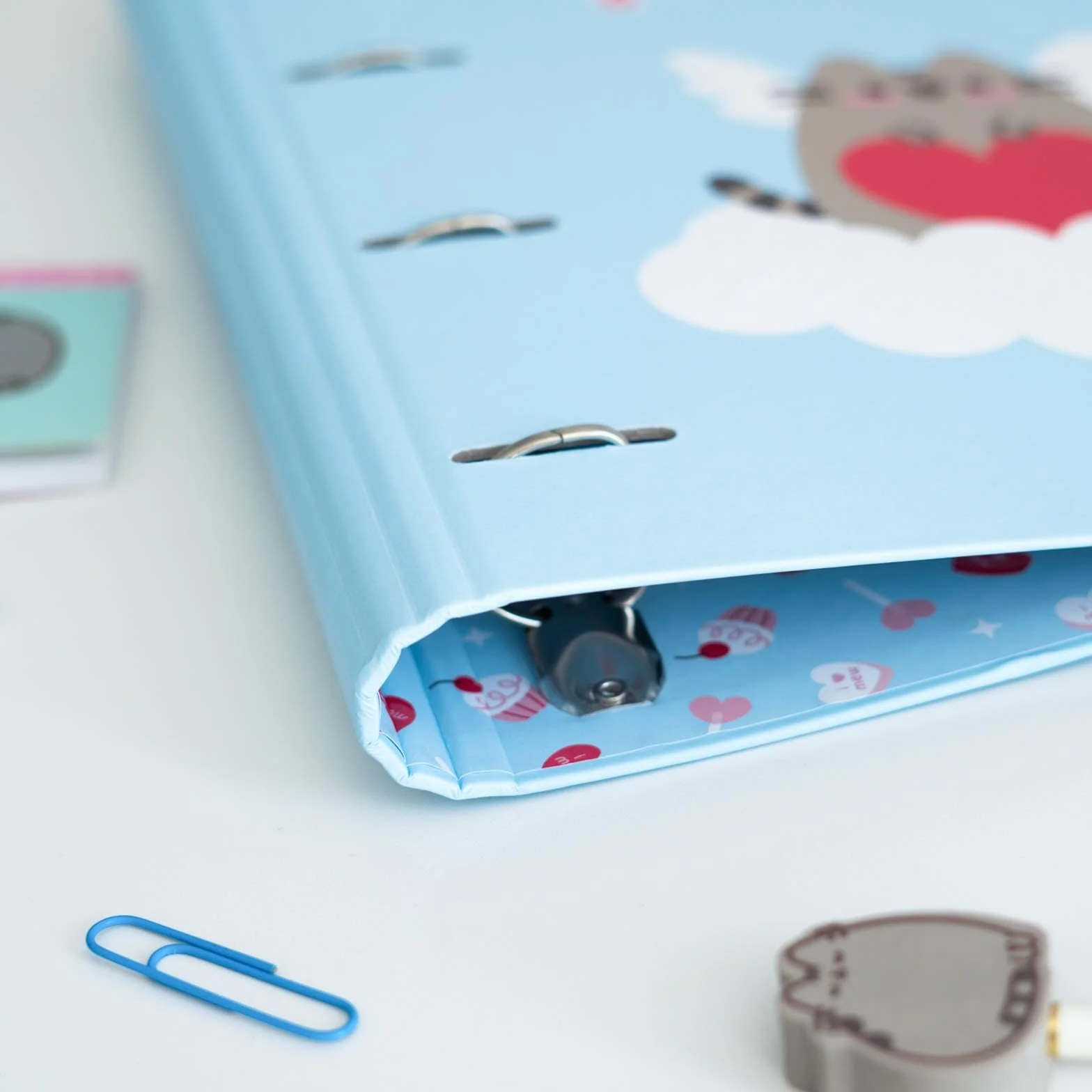 Grupo Erik Pusheen 4 Ring Binder | A4 Foldekoty | 10.6 x 12.6 cali - 27 x 32 cm