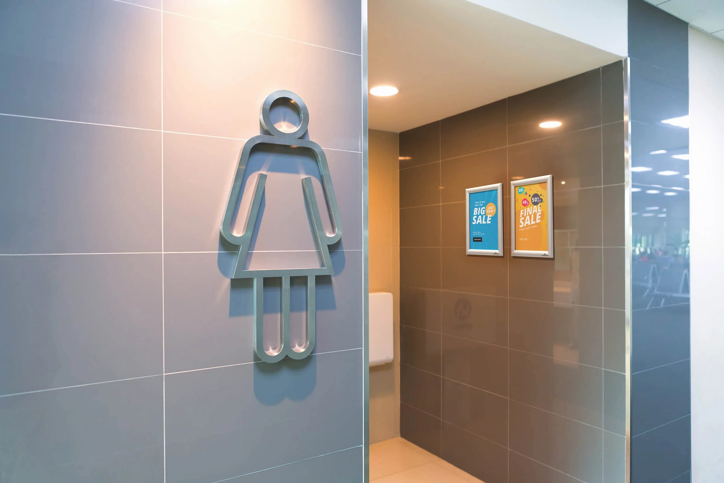 Durable aluminiowa ramka zatrzaskowa A4, samoprzylepna + zestaw śrub, 1 sztuka, anodowana na srebrno, 479623